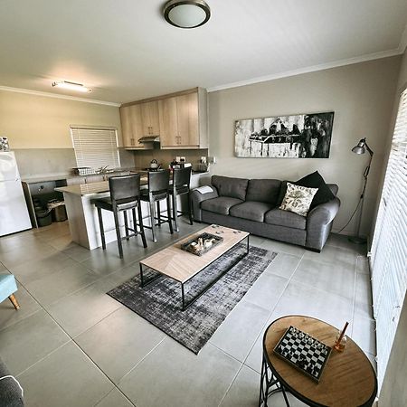 Appartement Nemesia Court à Durbanville Extérieur photo