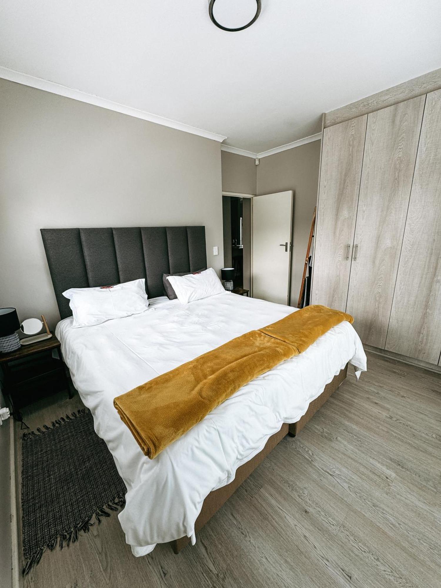 Appartement Nemesia Court à Durbanville Extérieur photo
